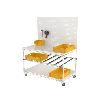 Arbeitstische mit Paneel