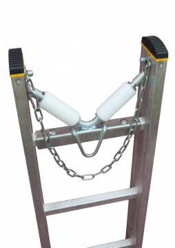 Dreiteilige Aluminiumleiter mit Anschlagpunkt EN 795