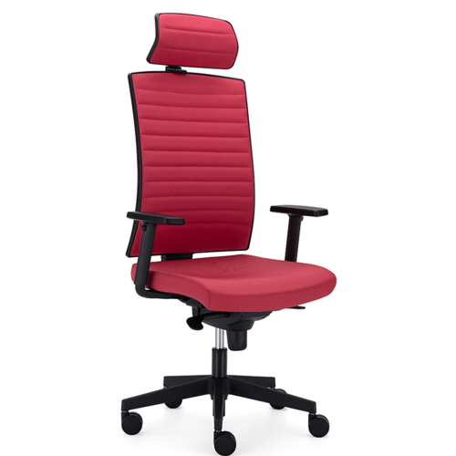 Ergonomická kancelárska stolička s vysokým operadlom a opierkou hlavy v červenom čalúnení, vhodná do moderných pracovných priestorov.