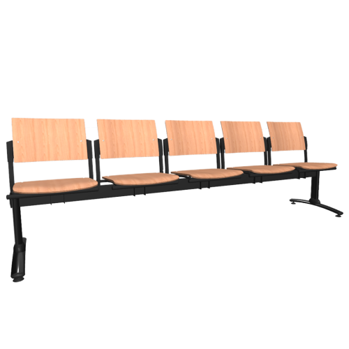Päťmiestny drevený multisedak s ergonomicky tvarovanými sedadlami a čiernou kovovou konštrukciou do čakárne alebo vestibulu.